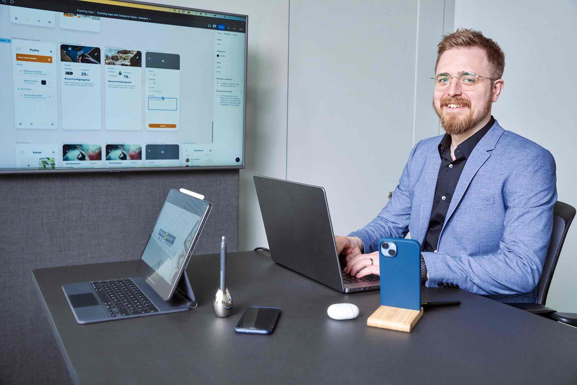 Professionelles Teamfoto in Büroatmosphäre für Unternehmensfotografie Dortmund
