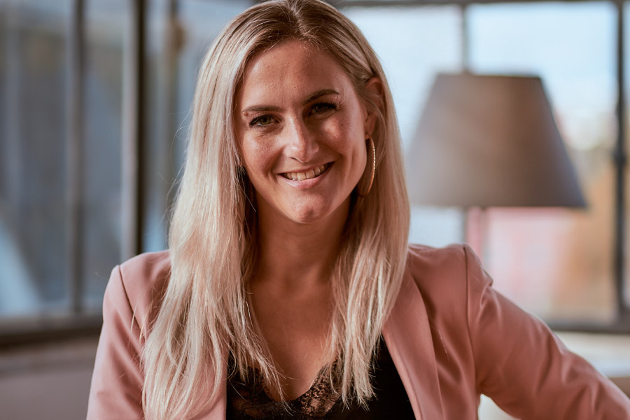 Corporate Portrait im Loft – professionelle Businessfotografie Mülheim